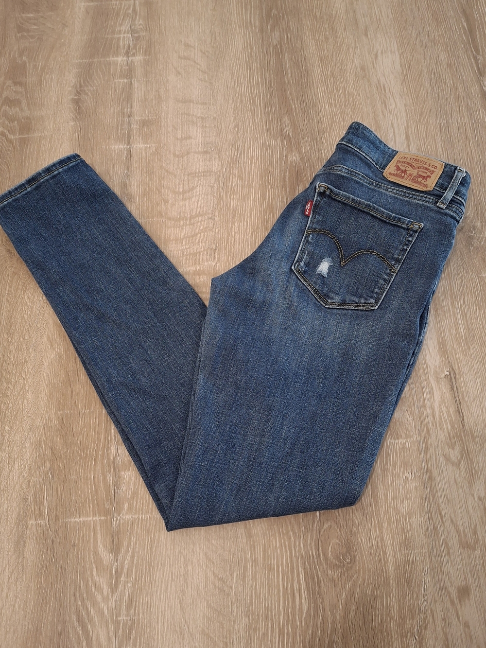 Levi's 711 Skinny Distressed Jeans Women's 28x30 Medium Wash